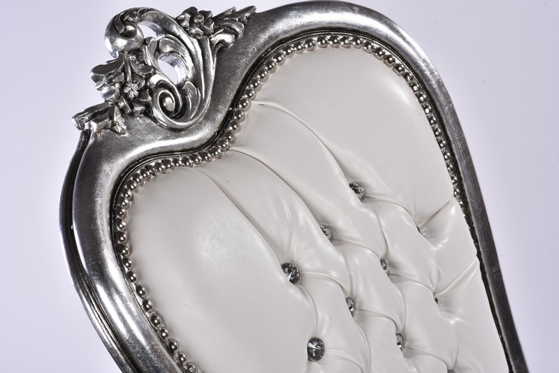 Sedia poltrona barocco stile Luigi XVI argento pelle gemme desig